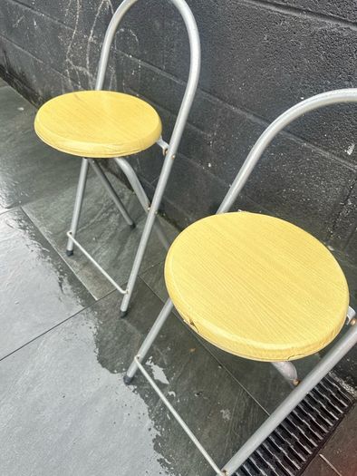 2 garden chairs