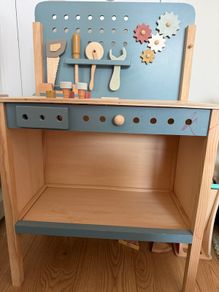 Kids work bench