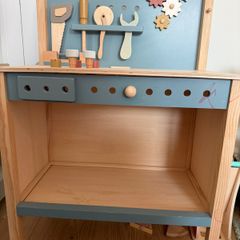 Kids work bench