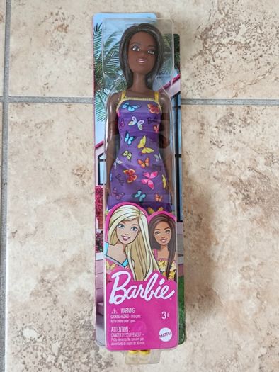 4x Barbie Doll + 2x Accessories Lot Bundle Set Fashion Dolls Mattel Fashionastas