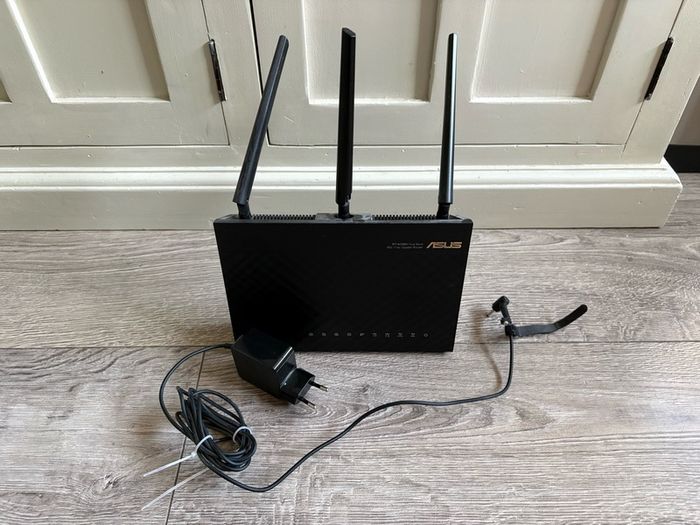 ASUS RT-AC68U Dual-Band Gigabit WiFi Router