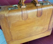 Quality Leather Overnight Case/ Suitcase