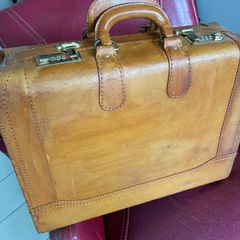 Quality Leather Overnight Case/ Suitcase