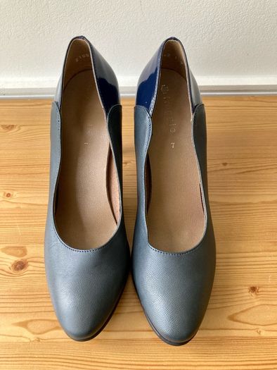 Froggie  heels, uk 7