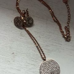Absolute rose gold necklace and earrings