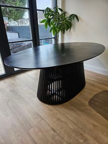 Kave Home Jeanette black dining table