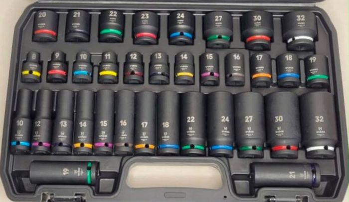 12 Drawer toolbox full of tools+free impact socket set