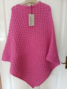 BNWT - blarney Woollen Mills Aran Poncho