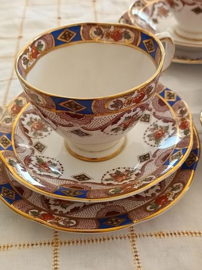 Royal Tara " Carina" 21 piece teaset