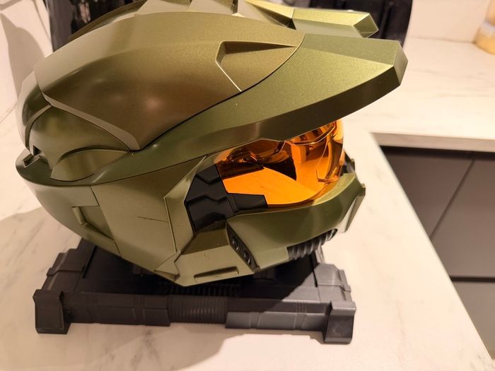 Halo 3 master chief helmet and stand