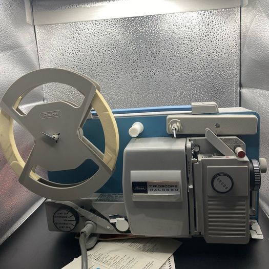 Vintage Ricoh Trioscope Halogen 8mm Film Projector  1970s Retro Gem