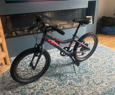 LaVida girls mountain bike