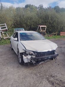 Breaking Toyota Camry 2013 hybrid