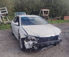 Breaking Toyota Camry 2013 hybrid