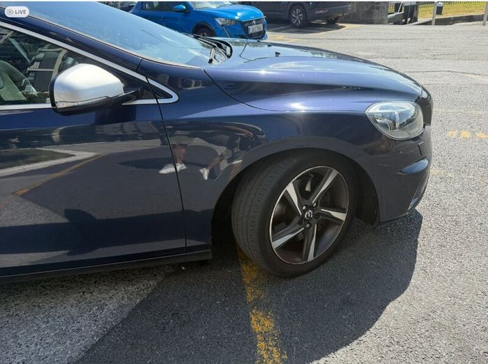 Volvo (2014) V40 D3 R-design Automatic  161k Km