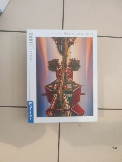 Massive collection of jigsaw puzzles