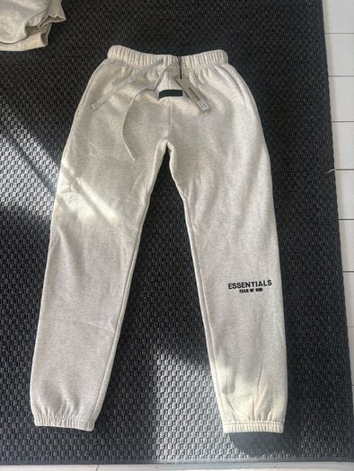 Essential men's tracksuit. Size S