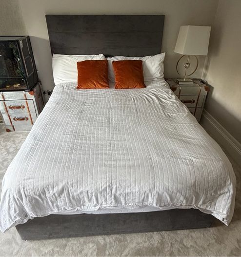 King size bed