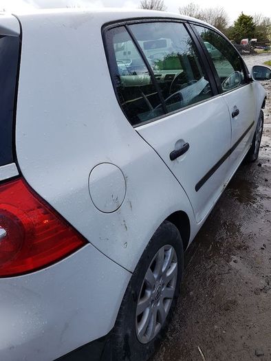 Vw mk5 golfs 2.0 + 1.9 tdi. Black or white