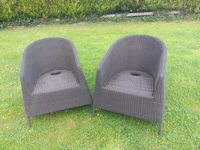 garden chairs