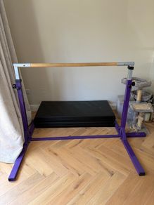 Gymnastics bar & Mat