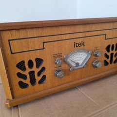 iTek Vinyl Radio and CD Player.