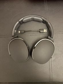 Skull candy wireless on ear.