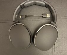 Skull candy wireless on ear.