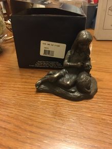 Figurine - Royal Tara Girl & Cat (bronze collection)