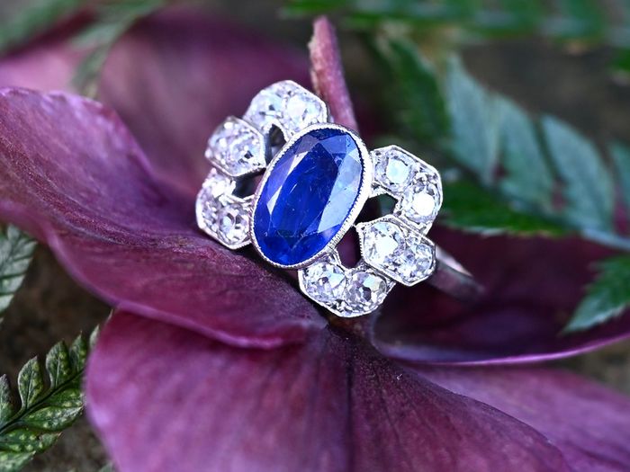 Antique Art Deco Sapphire & Diamond Ring - Platinum