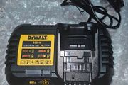 DeWalt DCB116 6Amp Fast Charger