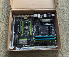 Gigabyte FM2 motherboard & 8GB Corsair Vengeance LP DDR3 ram