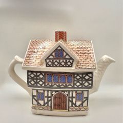 Sadler English Country Houses Tudor House Teapot