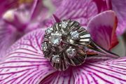 Antique Art Deco 18ct Gold and  Diamond Daisy Ring