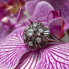 Antique Art Deco 18ct Gold and  Diamond Daisy Ring