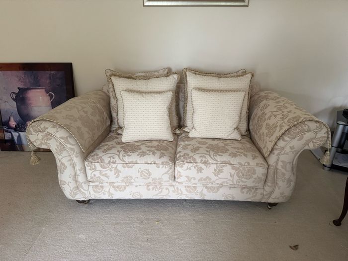 Traditional Style Sofa