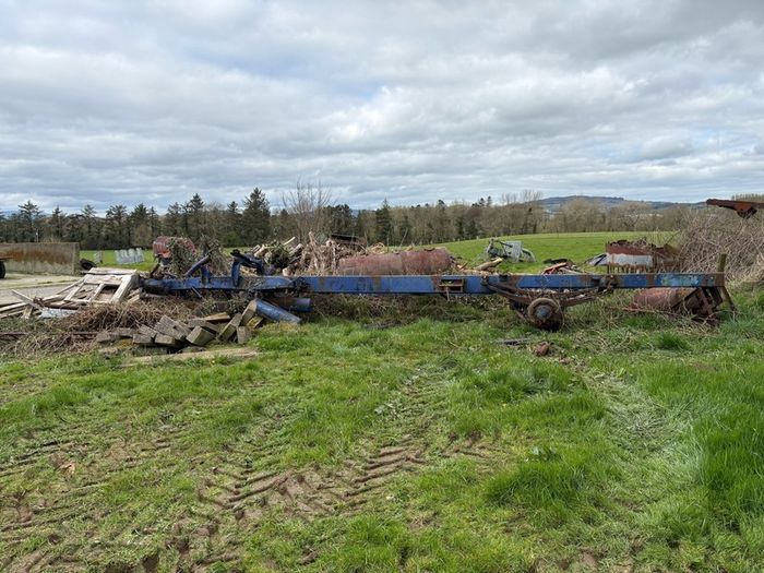 Chassis and axle trailer