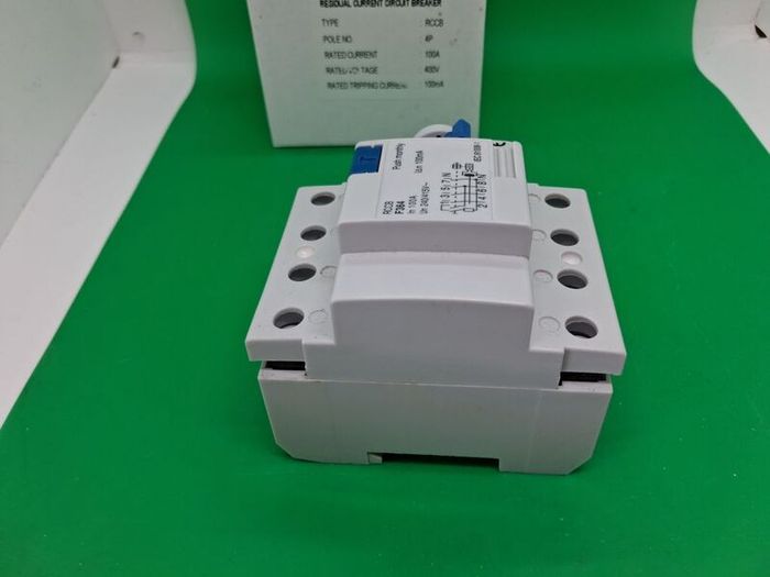 Postage - Circuit Breaker 100A 100mA 4P 230v - 400v