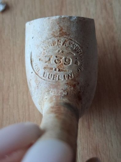 Lot of vintage clay pipe bowls