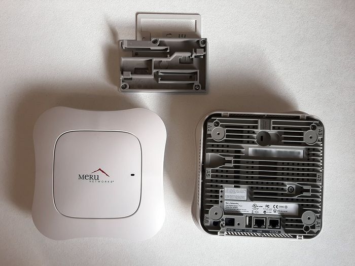 Fortinet Networks MC1550 Controller & 17 AP822i Access Points Set 2.