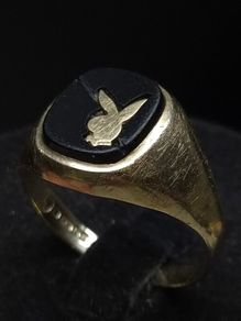 Vintage 9ct Gold Playboy Bunny Signet Ring Fully Hallmarked London Size 63
