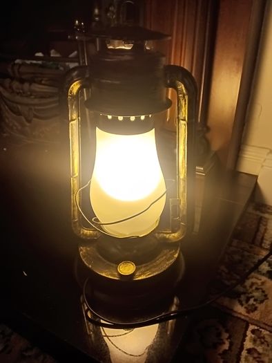 Table lamp ( Rustic electric lantern)