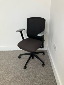 BOSS Design Swivel Office Chair