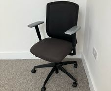 BOSS Design Swivel Office Chair
