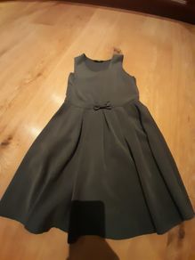 Girls grey pinafore Age 6-7