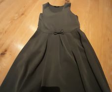 Girls grey pinafore Age 6-7