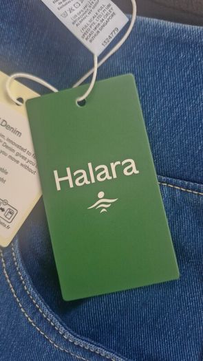 Halara soft and stretchy jeans. Super soft