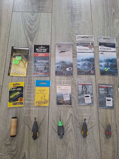 Surfcasting fishing gear for sea