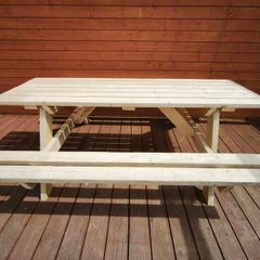 picnic bench table