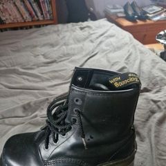 Dr Martin  boots